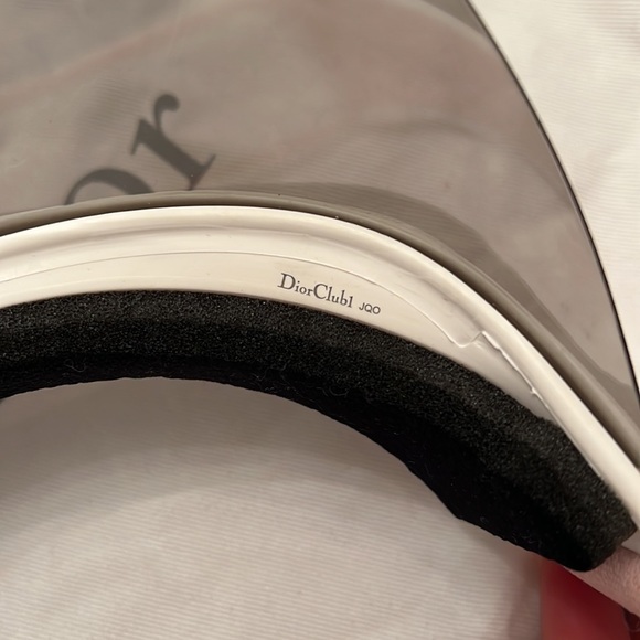 Christian Dior Sun Visor - Picture 4 of 12